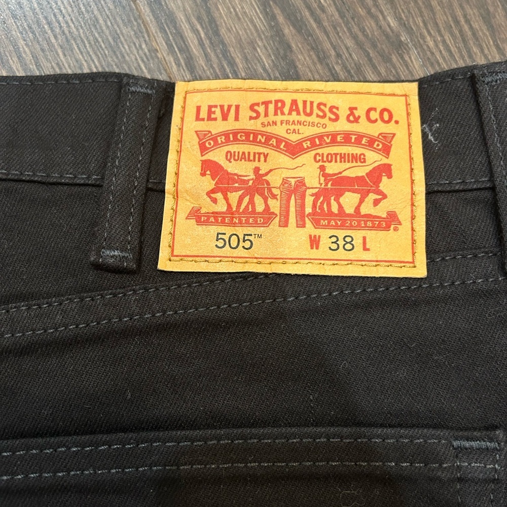 Levi's Black Flat Front Shorts  NWOT - Picture 4 of 5